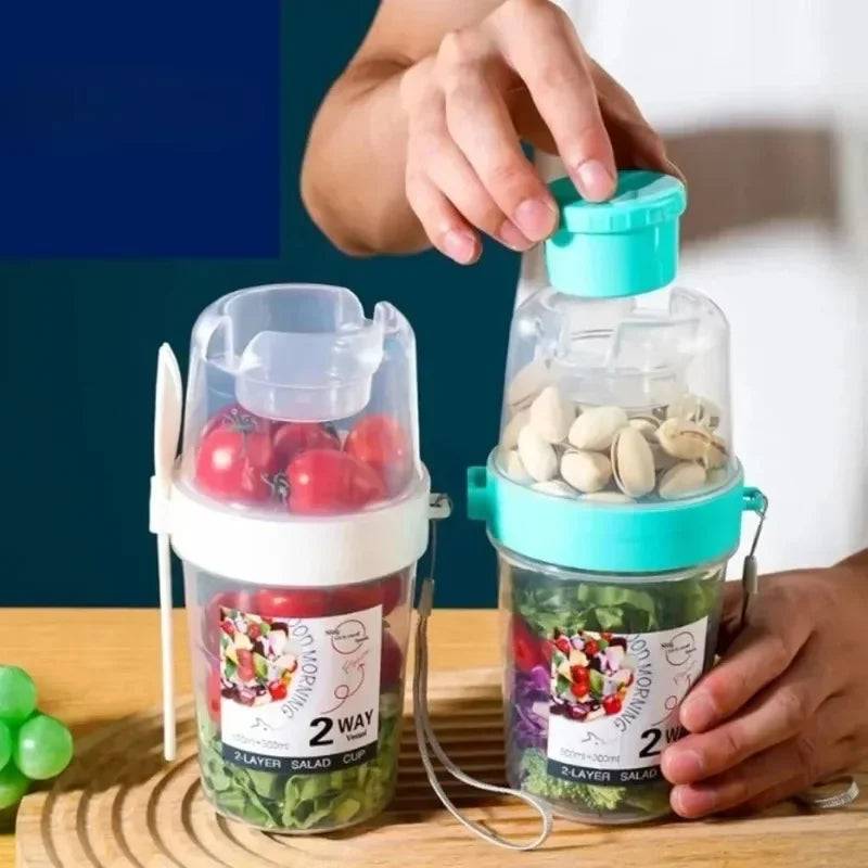 Tragbarer Haferflocken-Joghurt-Salatbecher