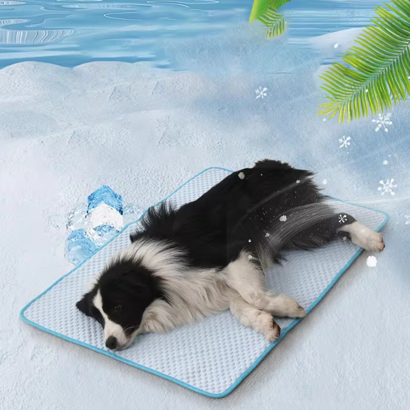 Kühlmatte für Haustiere – „Ice Silk“ – atmungsaktive Unterlage für Hunde und Katzen